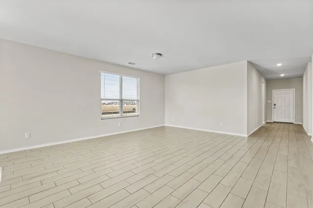 $2,100 | 971 Hurstwood Drive, Van Alstyne, TX 75495