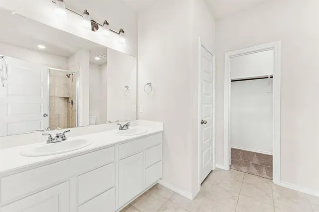 $2,100 | 971 Hurstwood Drive, Van Alstyne, TX 75495