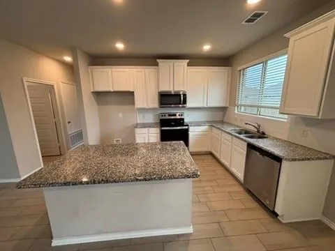 $2,150 | 971 Hurstwood Drive, Van Alstyne, TX 75495