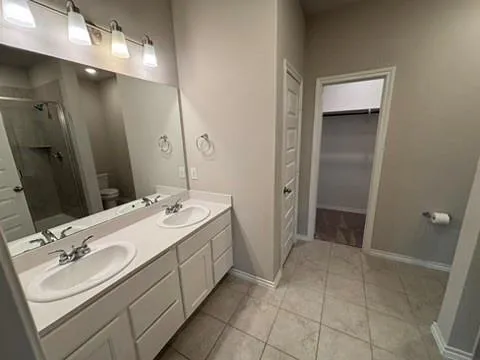 $2,150 | 971 Hurstwood Drive, Van Alstyne, TX 75495