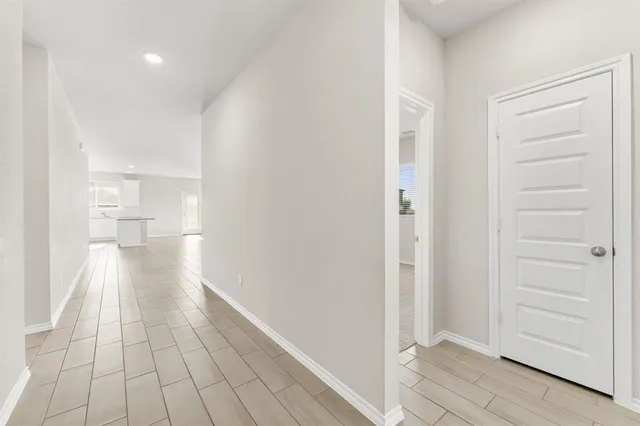 $2,100 | 971 Hurstwood Drive, Van Alstyne, TX 75495