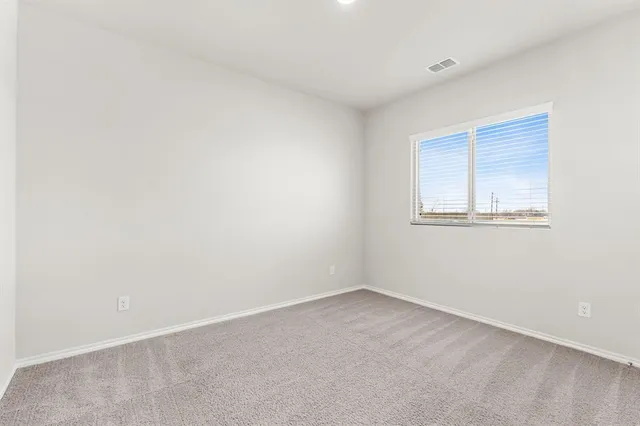 $2,100 | 971 Hurstwood Drive, Van Alstyne, TX 75495