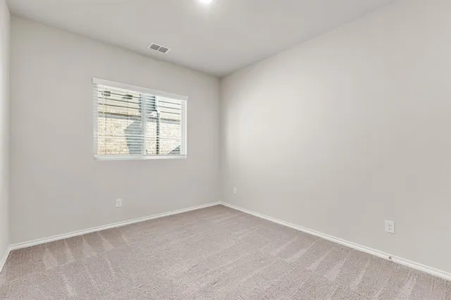 $2,100 | 971 Hurstwood Drive, Van Alstyne, TX 75495