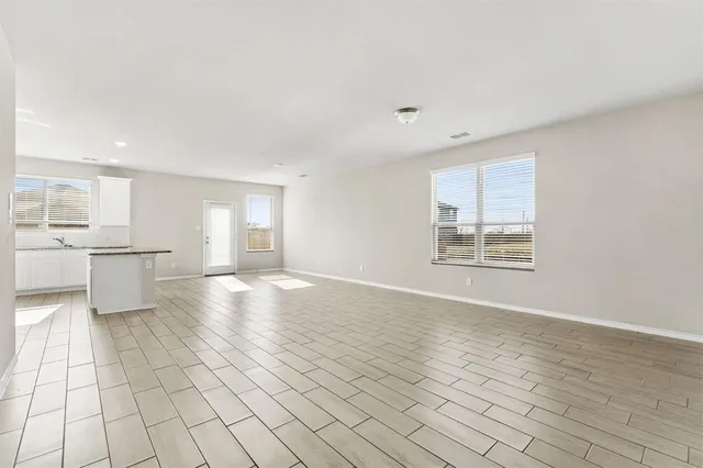 $2,100 | 971 Hurstwood Drive, Van Alstyne, TX 75495