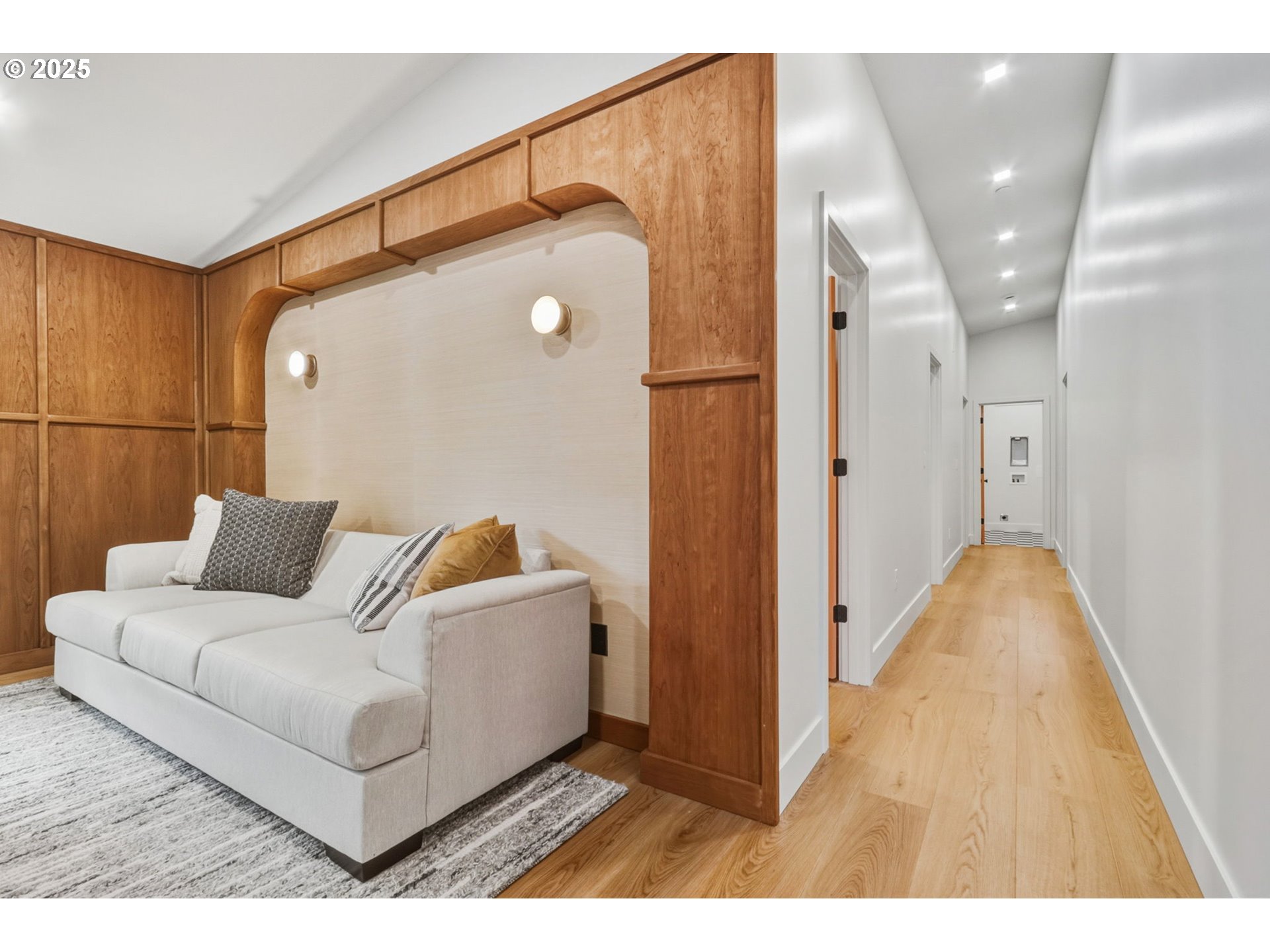 8014 Southwest 54th Avenue Portland, OR 97219 - Photo 17 of 44