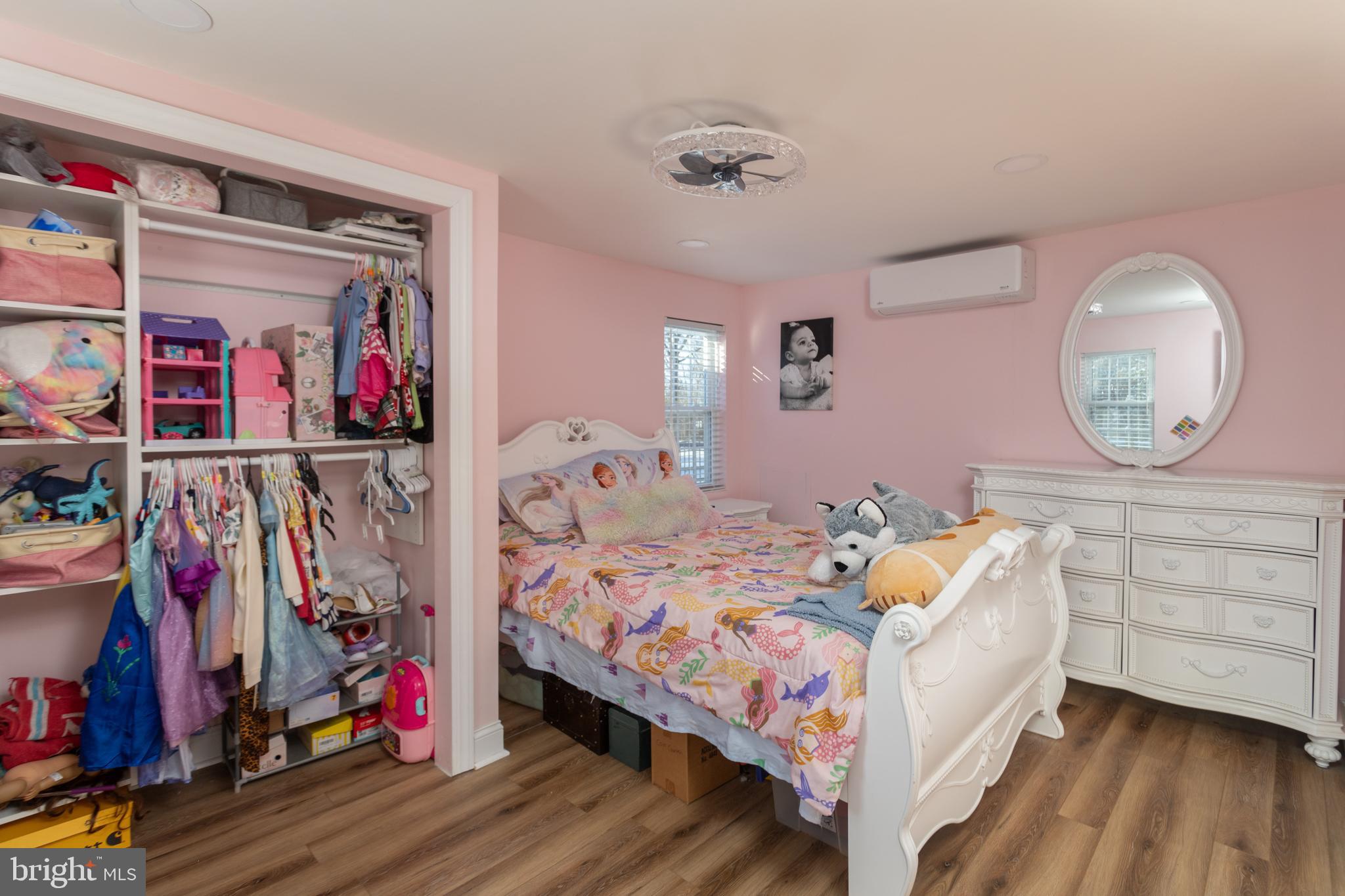 282 Juliustown Road Columbus, NJ 08022 - Photo 29 of 37 a bed room with a bed and a closet