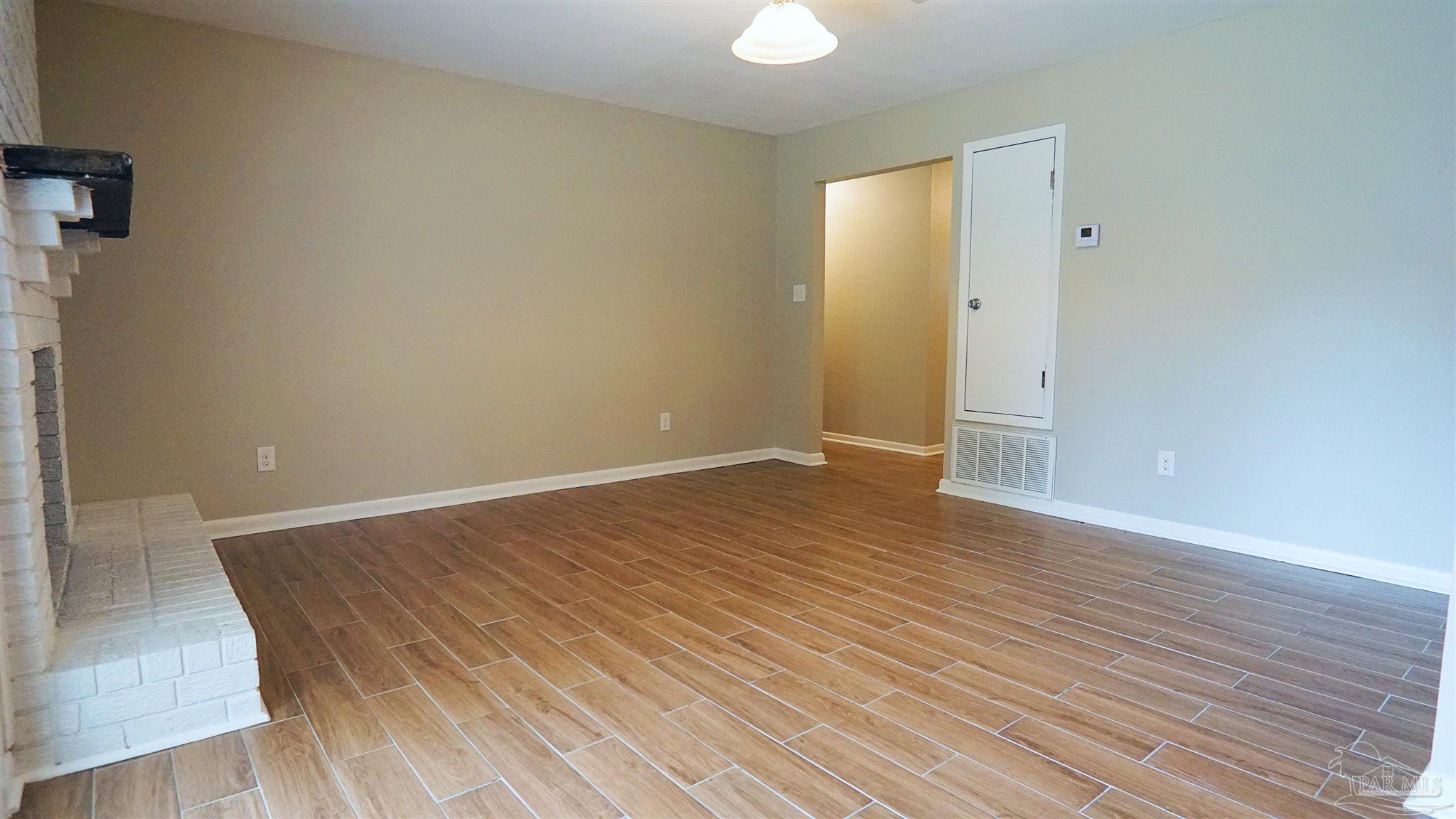 5805 Adelyn Road Pensacola, FL 32504 - Photo 5 of 27