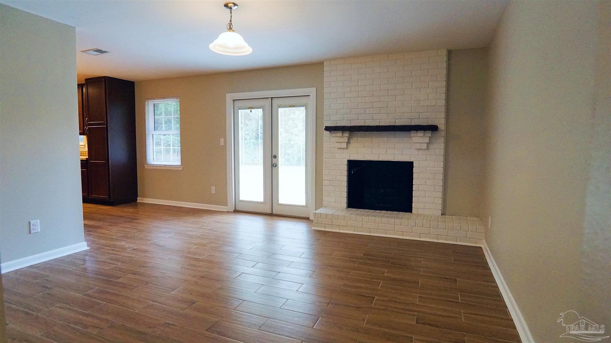 5805 Adelyn Road Pensacola, FL 32504 - Photo 6 of 27