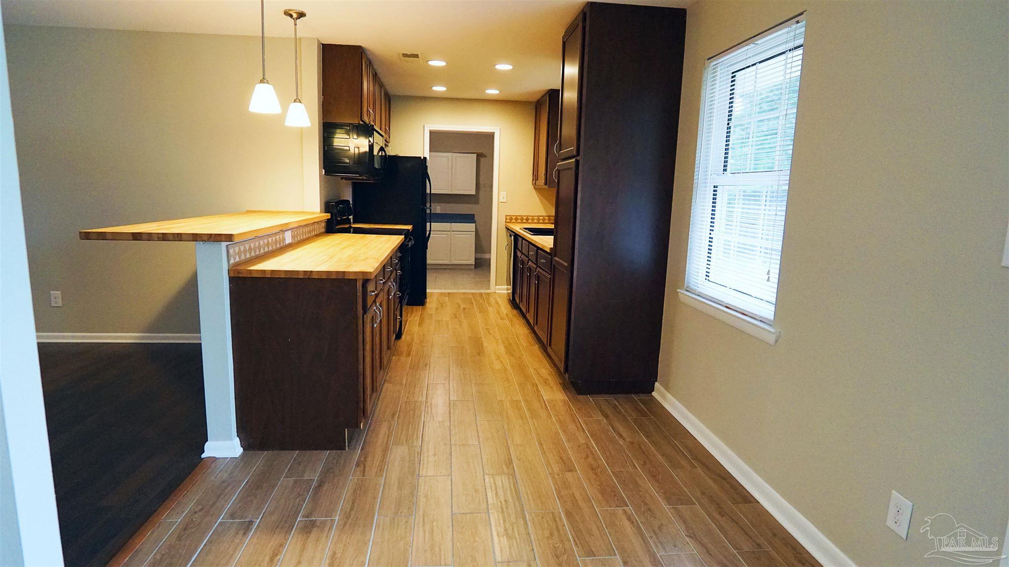 5805 Adelyn Road Pensacola, FL 32504 - Photo 7 of 27