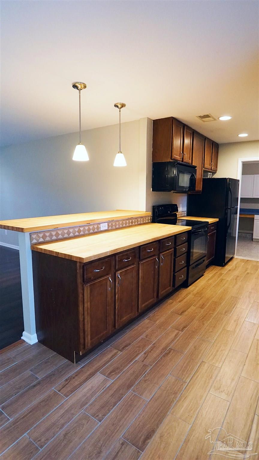 5805 Adelyn Road Pensacola, FL 32504 - Photo 8 of 27