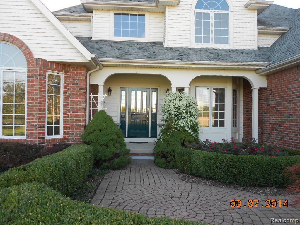 11453 Sweitzer Road Carleton, MI 48117 - Photo 6 of 43 DSCN3472.jpg