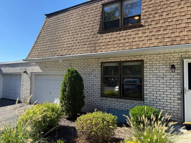 $285,000 | 14 Granby Heights, Unit 14, Granby, MA 01033