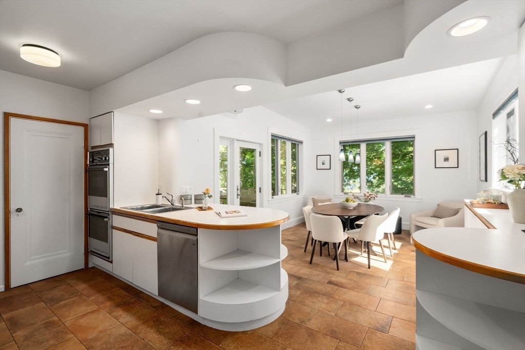 215 Dorset Road Newton, MA 02468 - Photo 14 of 41