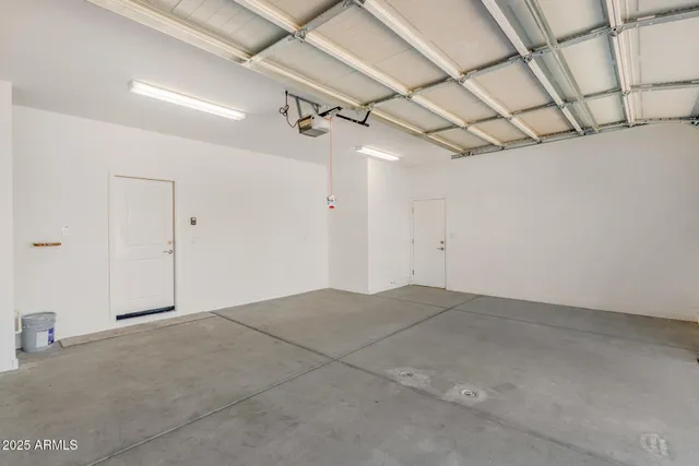 $2,800 | 15138 West Hadley Street, Goodyear, AZ 85338