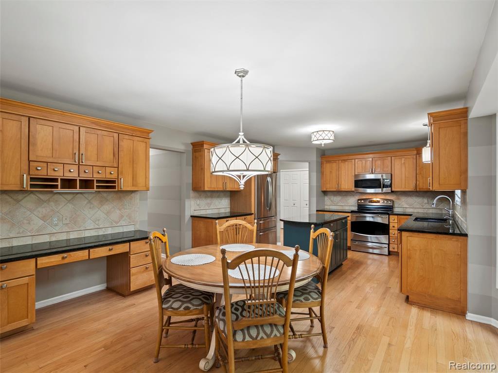 1688 Chase Drive Rochester, MI 48307 - Photo 17 of 78
