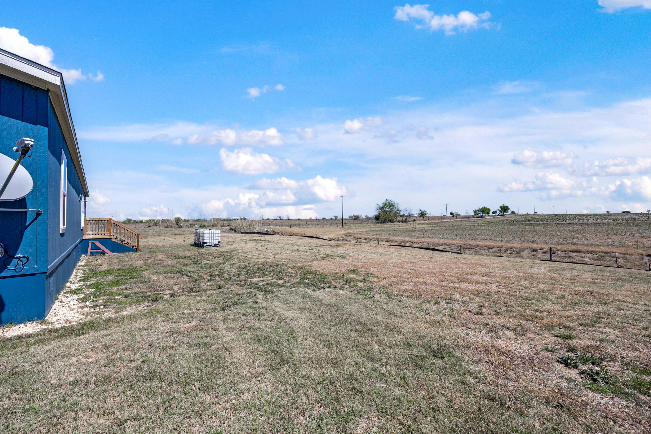 260 Castellana Way Elgin, TX 78621 - Photo 3 of 28