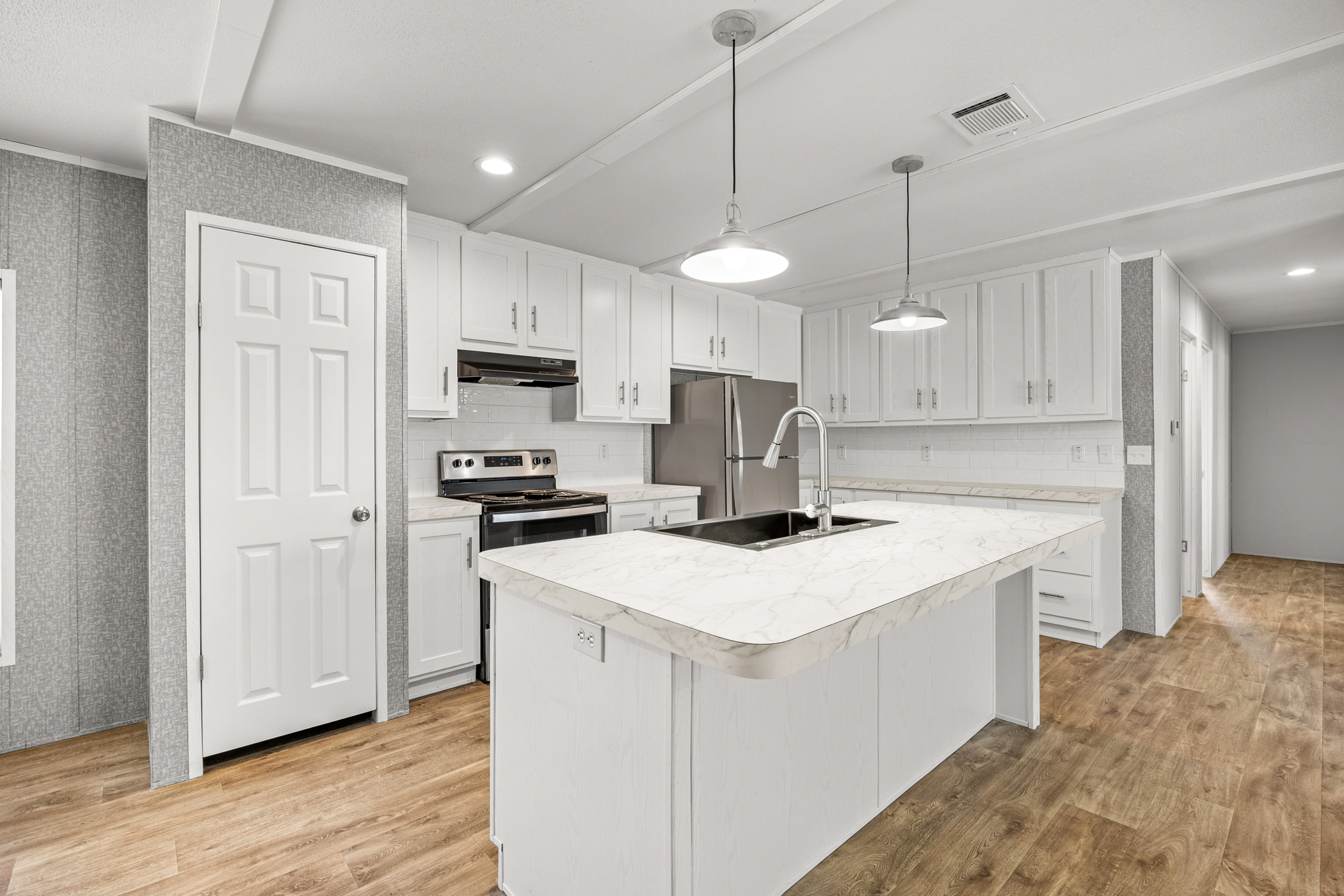 260 Castellana Way Elgin, TX 78621 - Photo 8 of 28