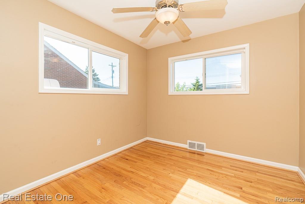 8272 Racine Road Warren, MI 48093 - Photo 22 of 46