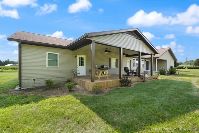 $485,000 | 4 Orchard Road, Loogootee, IN 47553