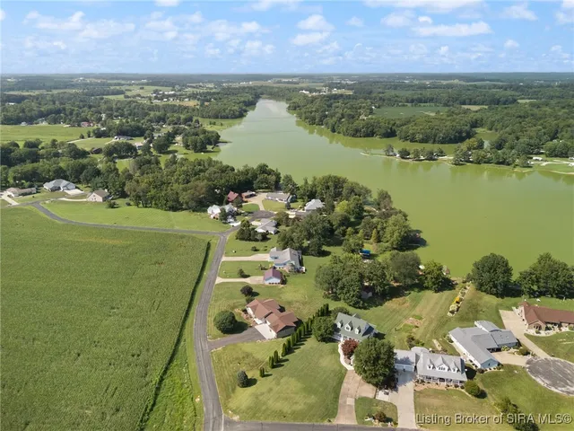 $485,000 | 4 Orchard Road, Loogootee, IN 47553