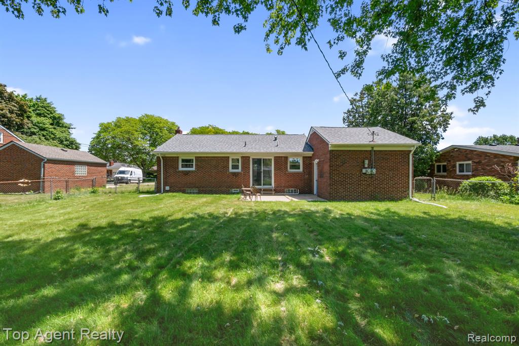 36365 Briarcliff Road Sterling Heights, MI 48312 - Photo 30 of 52