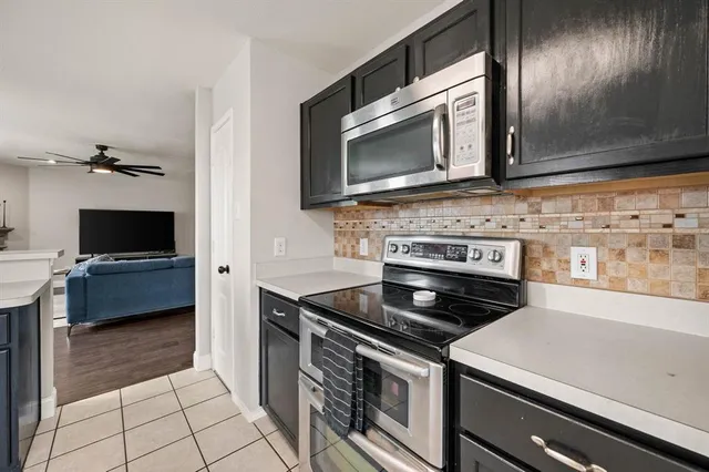 $475,000 | 1040 Canyon Drive, Justin, TX 76247