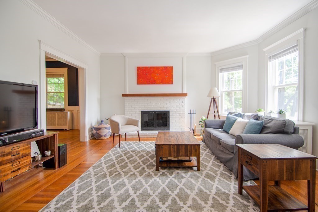 55 Redlands Road Boston, MA 02132 - Photo 5 of 27