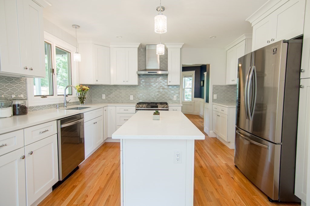 55 Redlands Road Boston, MA 02132 - Photo 8 of 27