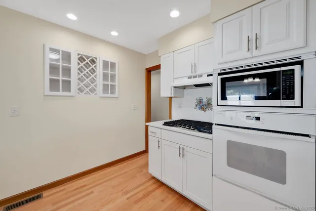 $699,900 | 156 Meadow Street, Milford, CT 06461