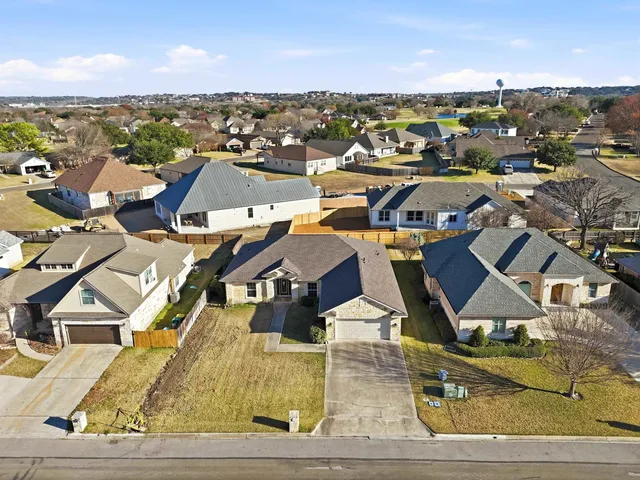 $379,900 | 127 Turkey Run, Meadowlakes, TX 78654