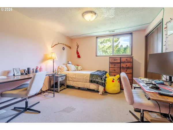 $669,500 | 656 Northwest Thornton Lake Drive, Albany, OR 97321