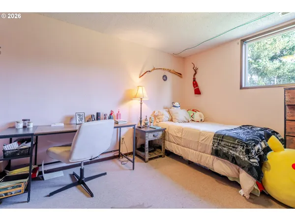 $669,500 | 656 Northwest Thornton Lake Drive, Albany, OR 97321
