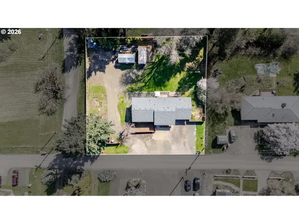 $669,500 | 656 Northwest Thornton Lake Drive, Albany, OR 97321