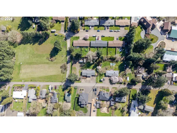 $669,500 | 656 Northwest Thornton Lake Drive, Albany, OR 97321