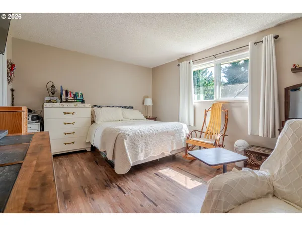 $669,500 | 656 Northwest Thornton Lake Drive, Albany, OR 97321