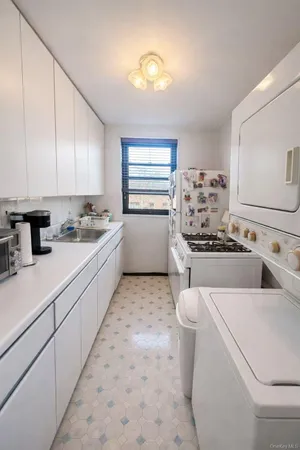 $238,000 | 159-16 16th Avenue, Unit 2 | Whitestone