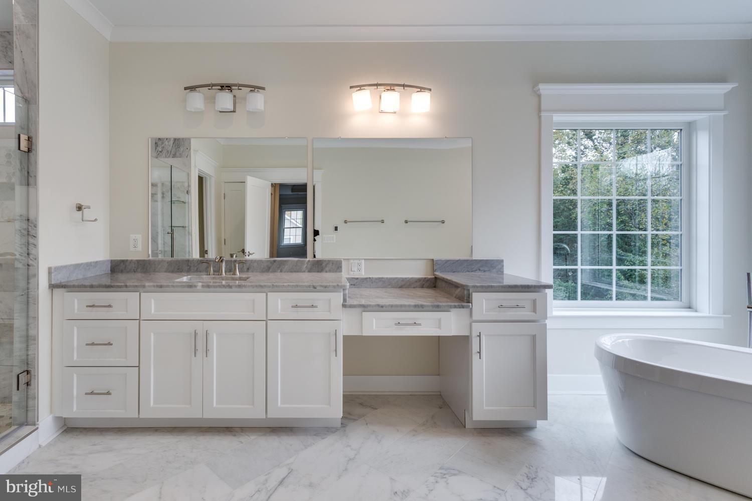 7206 Churchill Road McLean, VA 22101 - Photo 22 of 30 Bath