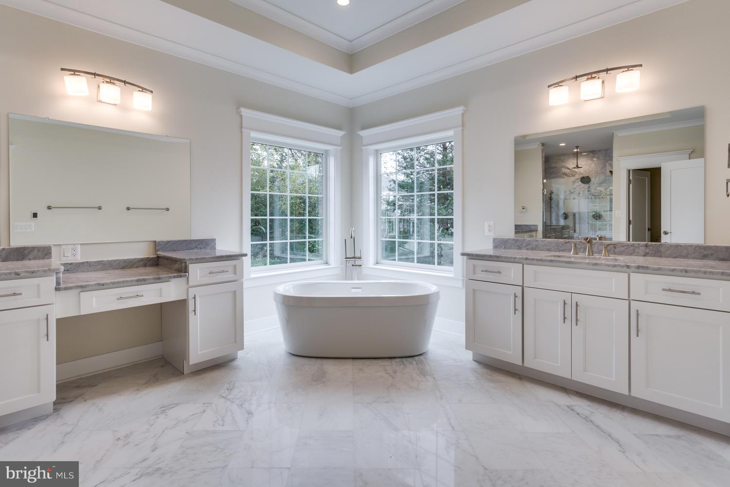 7206 Churchill Road McLean, VA 22101 - Photo 23 of 30 Bath (Master)