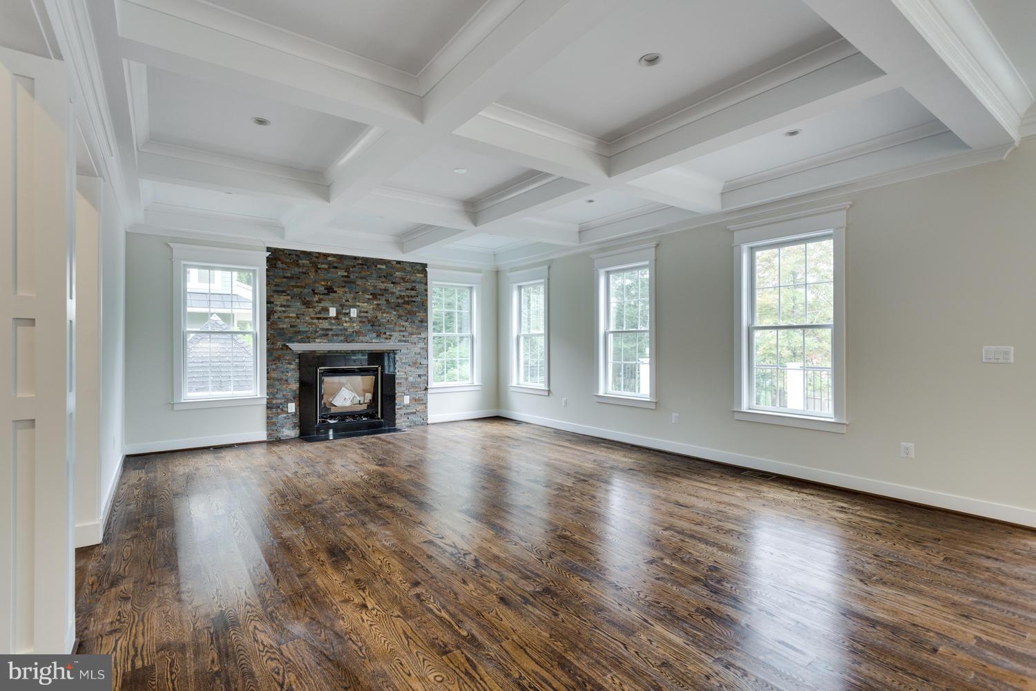 7206 Churchill Road McLean, VA 22101 - Photo 4 of 30 Interior (General)