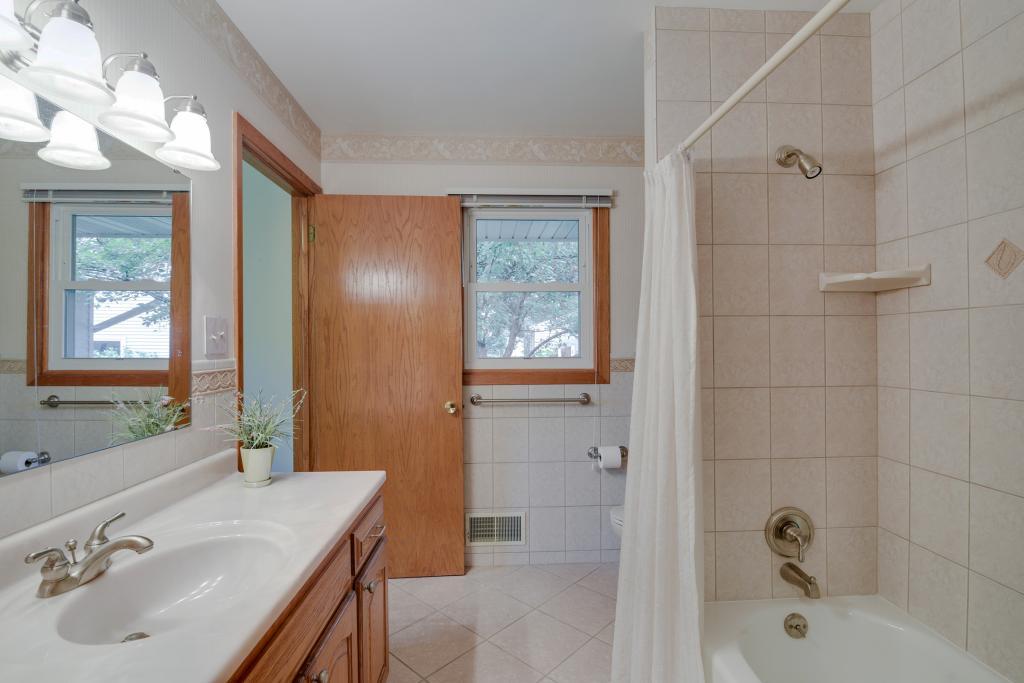 227 Snail Lake Road Shoreview, MN 55126 - Photo 12 of 29 Gallery Image 12