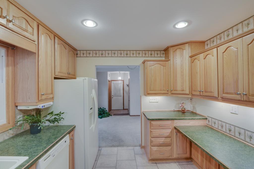 227 Snail Lake Road Shoreview, MN 55126 - Photo 9 of 29 Gallery Image 9