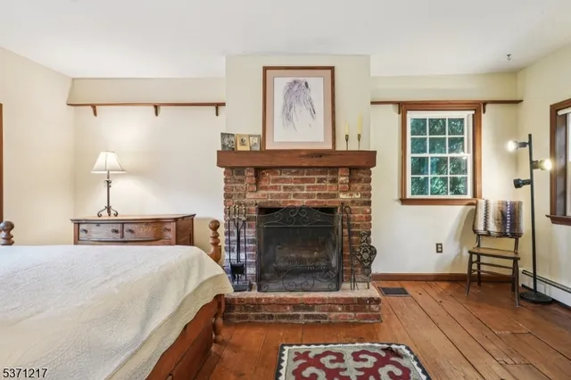 a bathroom with a sink vanity and a mirror