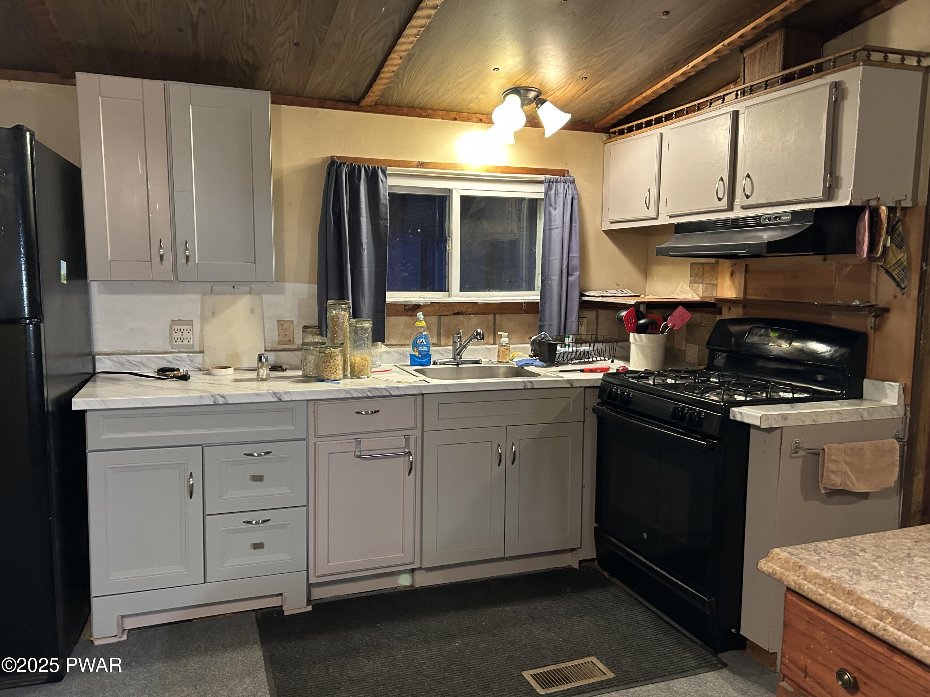 223 Daniels Road Hawley, PA 18428 - Photo 11 of 36