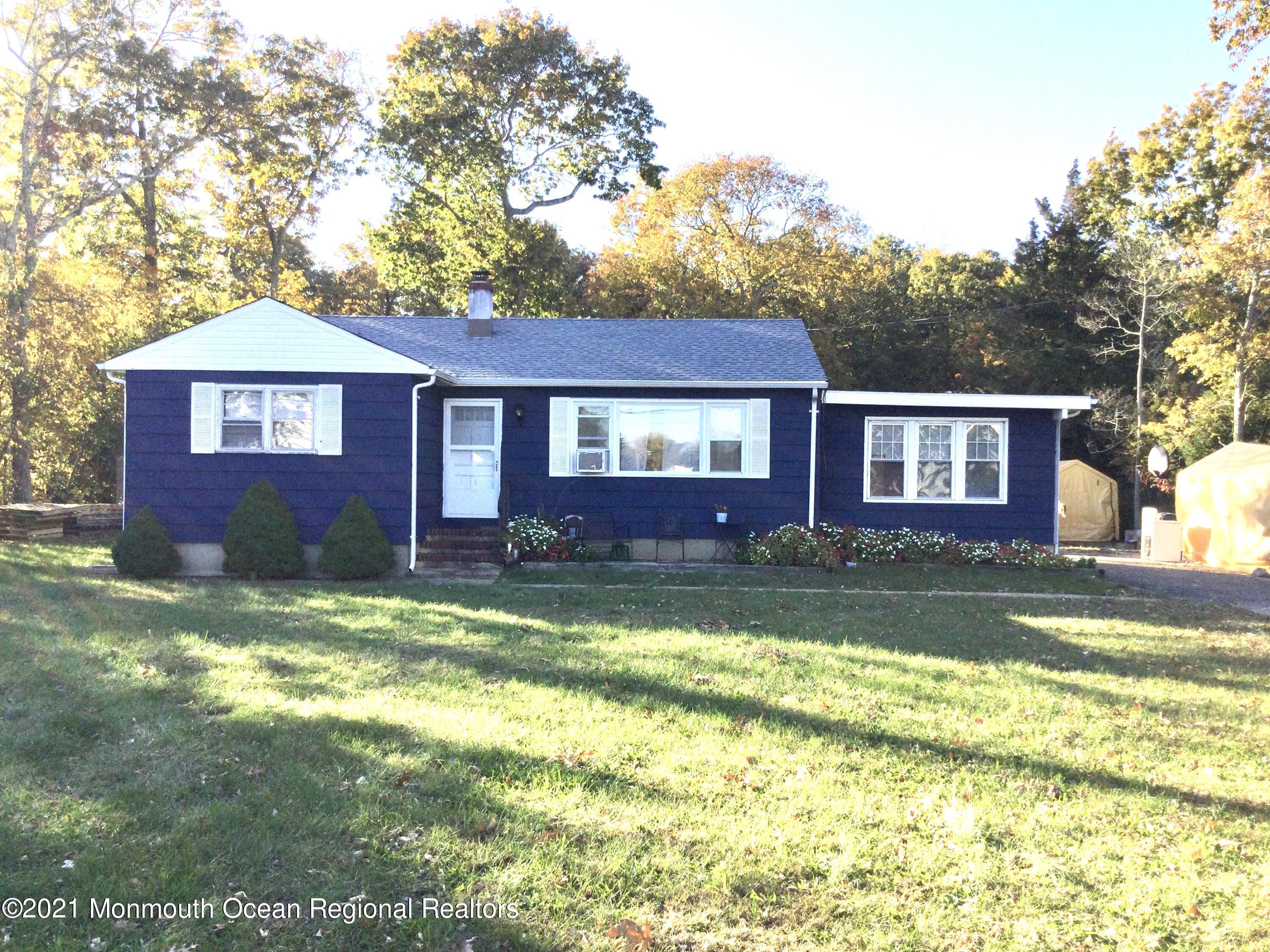 40 Brand Road Toms River, NJ 08753 - Photo 1 of 20 F104AF52-3B09-4211-B79D-EE776ADF4469