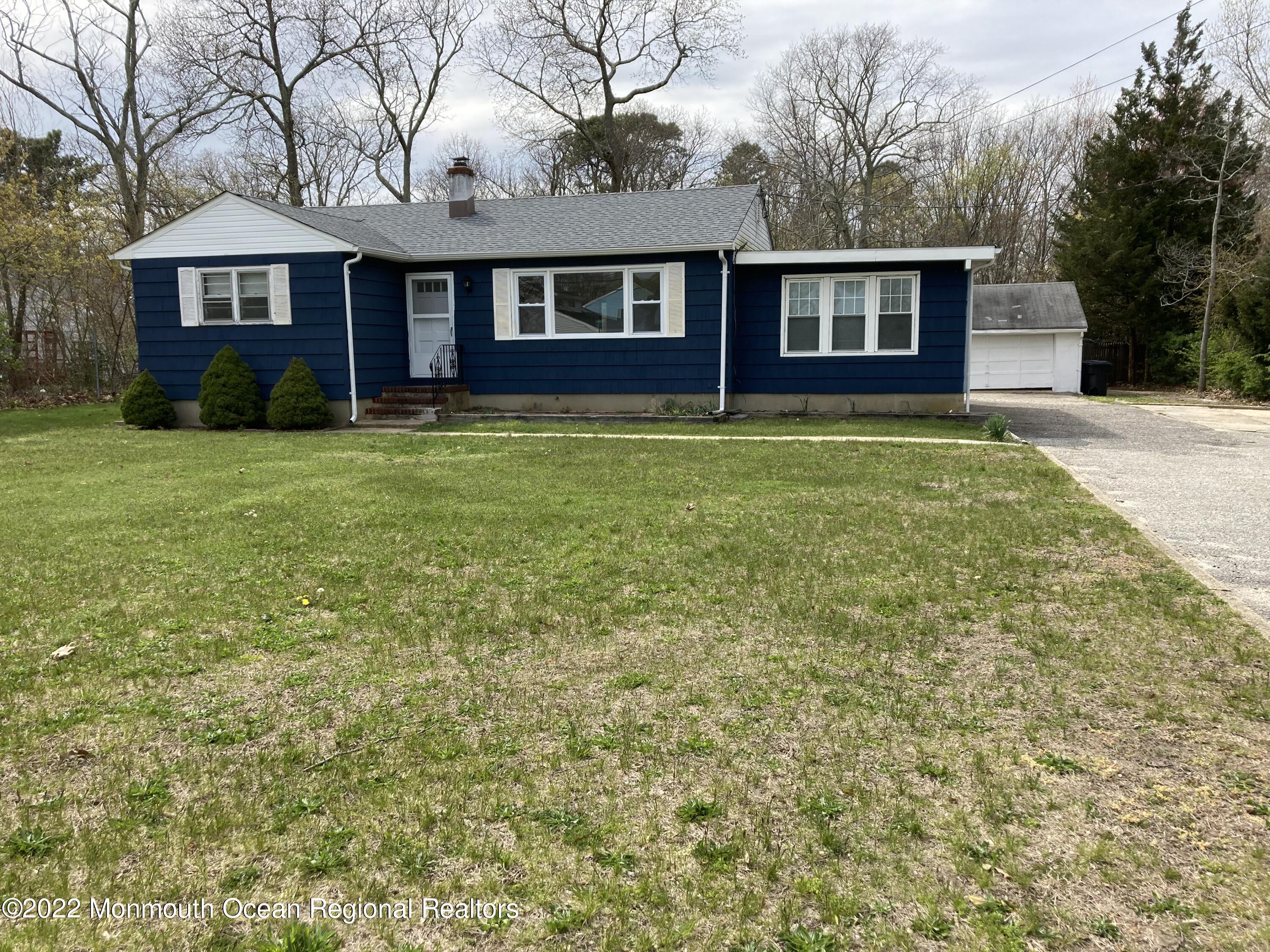 40 Brand Road Toms River, NJ 08753 - Photo 2 of 20 2723880F-1CA0-49BB-9EEA-6109712E20D5
