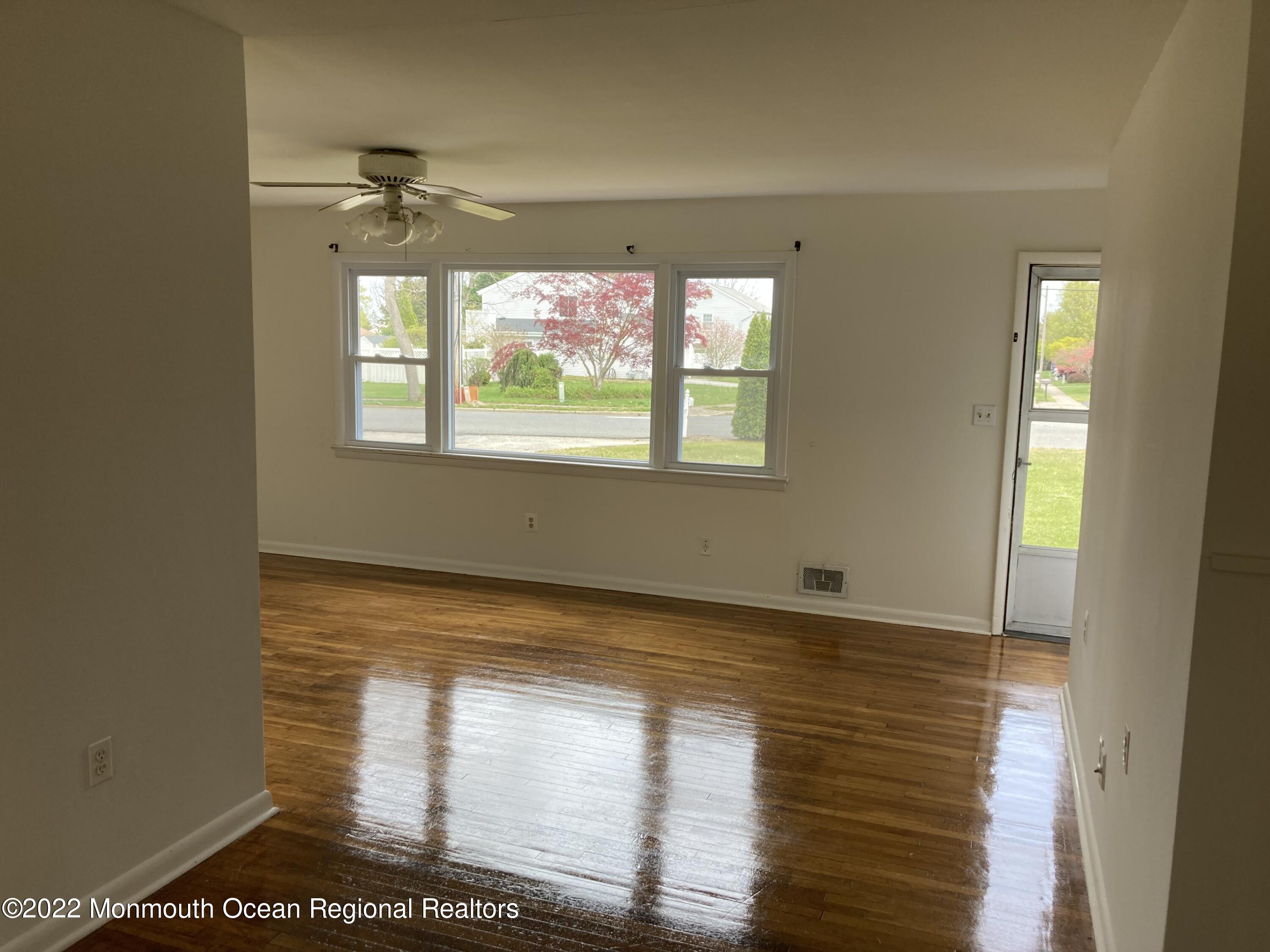 40 Brand Road Toms River, NJ 08753 - Photo 7 of 20 6CDEE29C-3B0D-4900-B5FF-2AC7A1EAB9E8