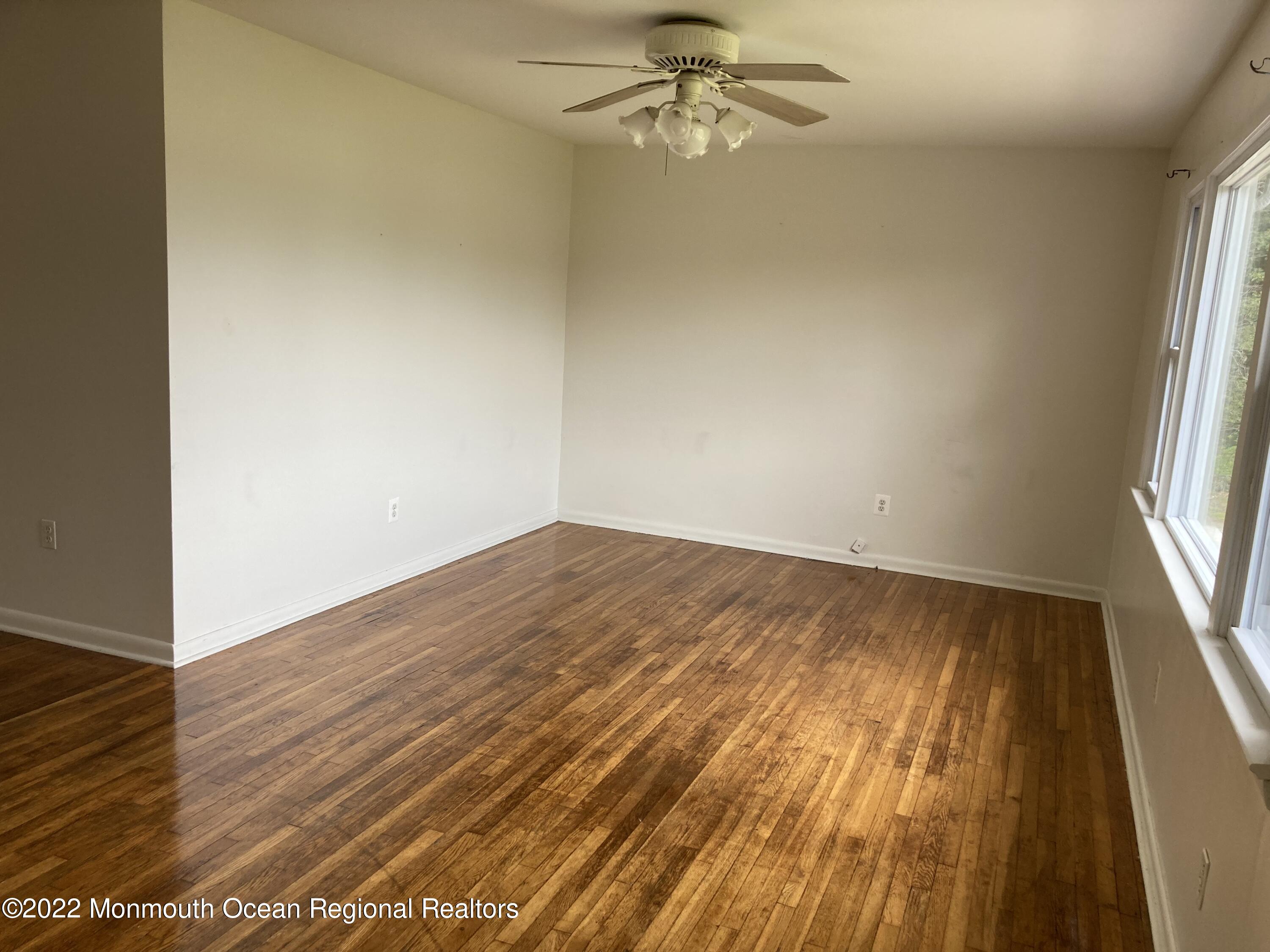 40 Brand Road Toms River, NJ 08753 - Photo 9 of 20 DE2F1025-9C27-43D2-A207-CD9E8D167FF2