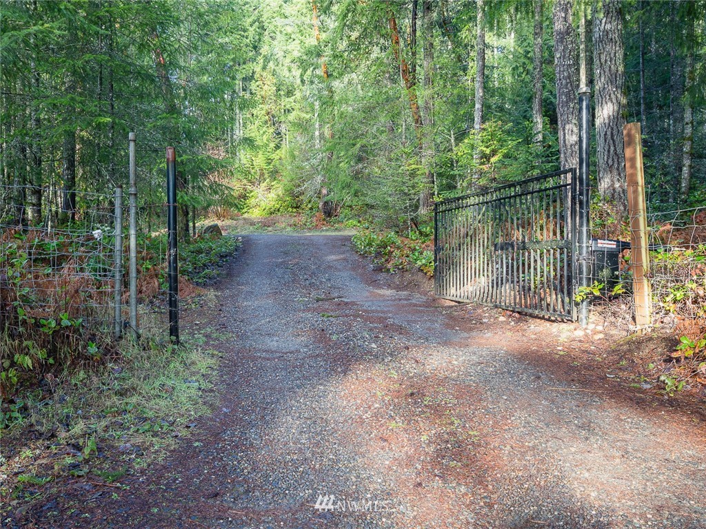 15140 Stevens Road Southeast Olalla, WA 98359 - Photo 5 of 37 Gallery Image 5