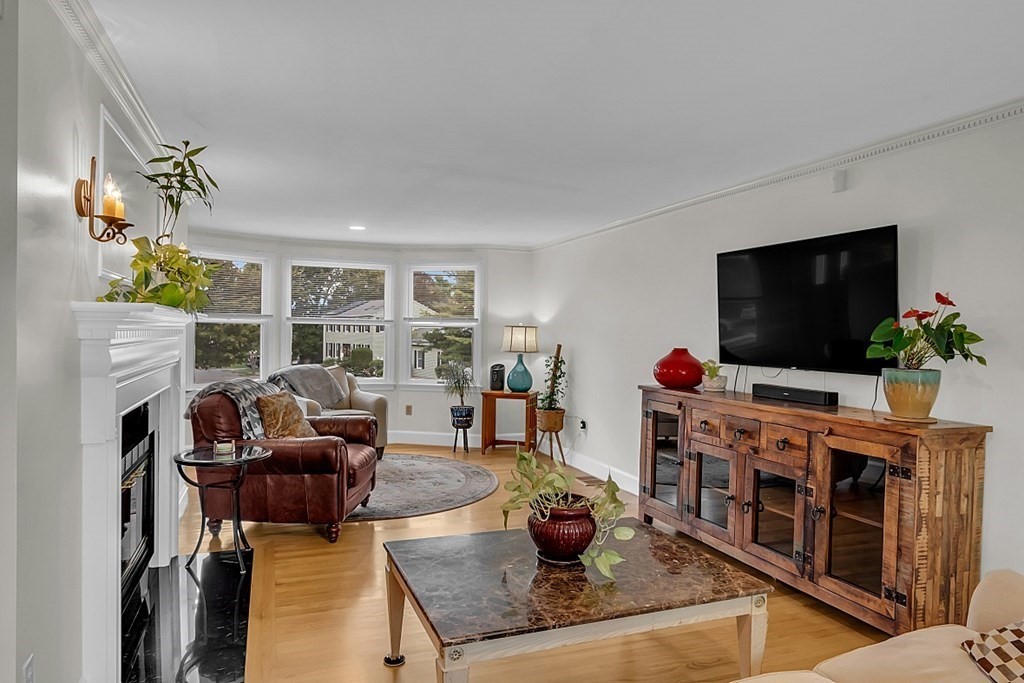 98 Nells Pond Road Lynn, MA 01904 - Photo 7 of 42 Gallery Image 7