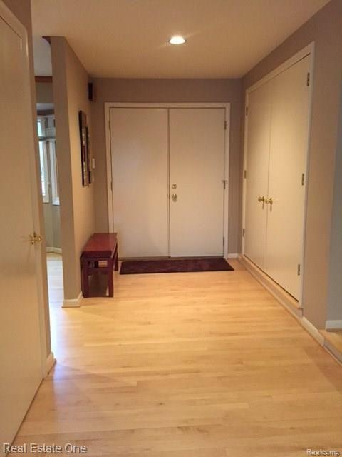 30069 High Valley Road Farmington Hills, MI 48331 - Photo 2 of 17